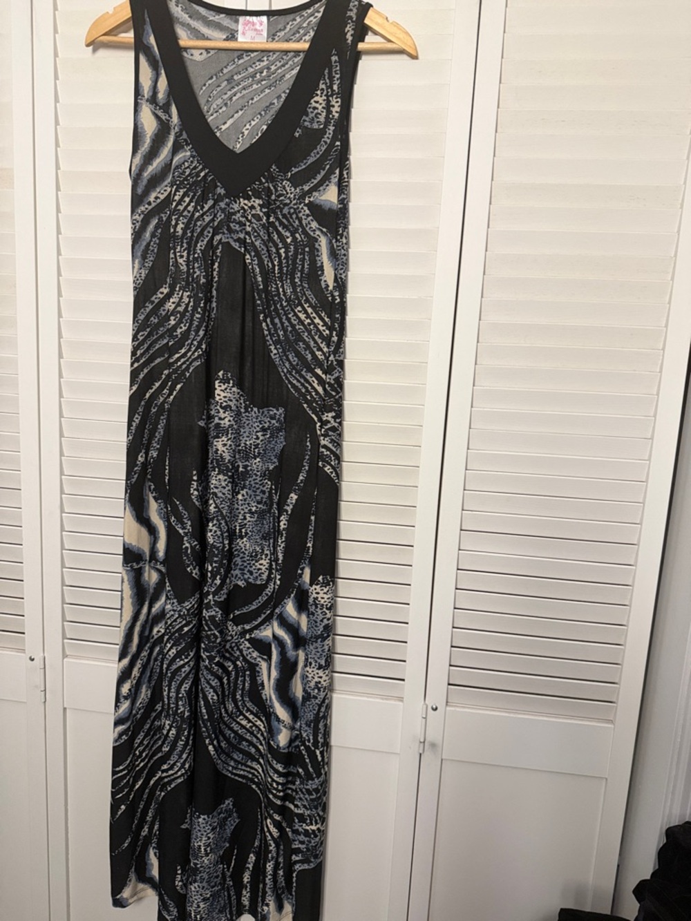 Sleeveless Black and White Patterned Maxi Dress